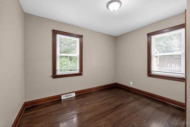 2725 Orland Avenue, Cincinnati, OH 45211