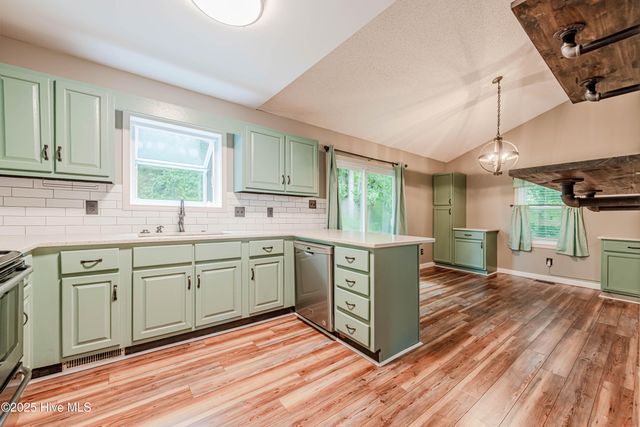 203 Lava Court, Jacksonville, NC 28540