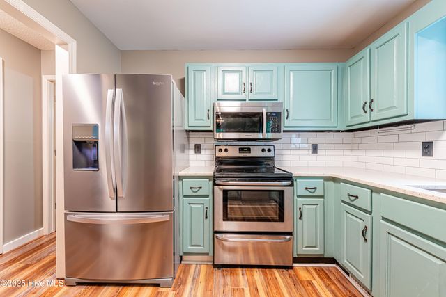 203 Lava Court, Jacksonville, NC 28540