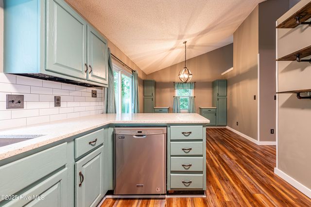203 Lava Court, Jacksonville, NC 28540