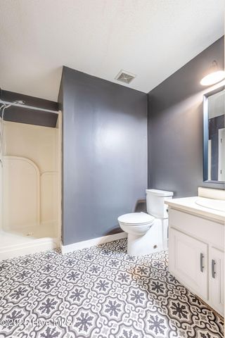 203 Lava Court, Jacksonville, NC 28540