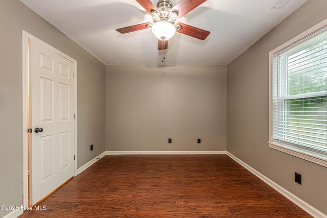 203 Lava Court, Jacksonville, NC 28540