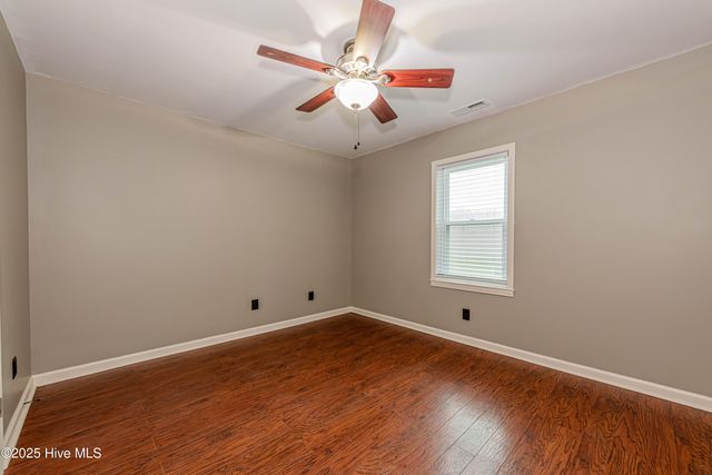 203 Lava Court, Jacksonville, NC 28540