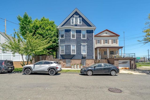 71 EAST 31ST ST, Bayonne, NJ 07002