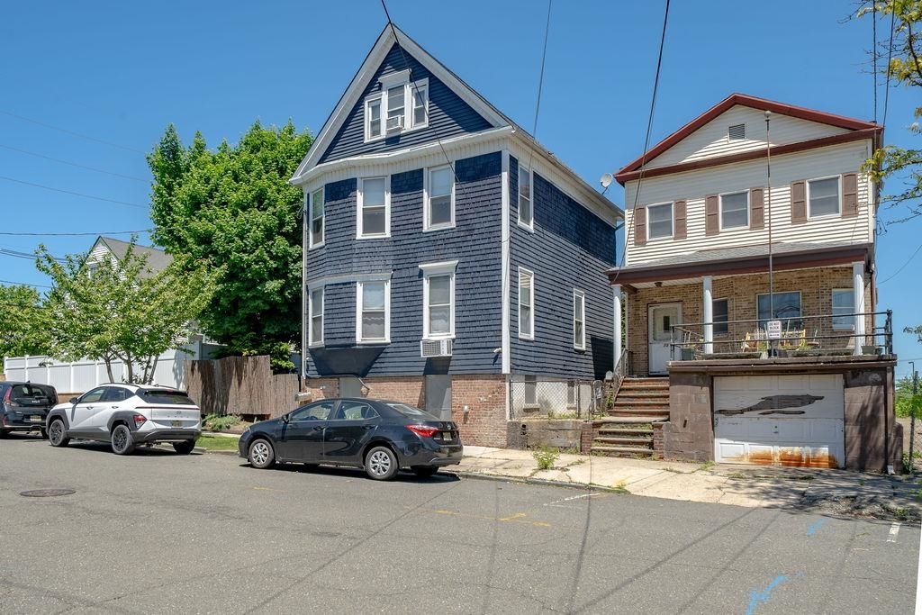 71 EAST 31ST ST, Bayonne, NJ 07002