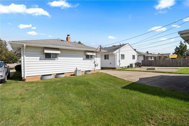 3331 Stanfield Drive, Parma, OH 44134