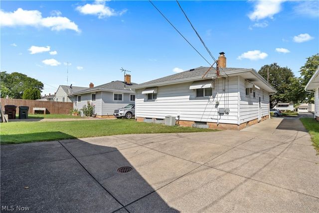 3331 Stanfield Drive, Parma, OH 44134