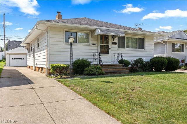 3331 Stanfield Drive, Parma, OH 44134