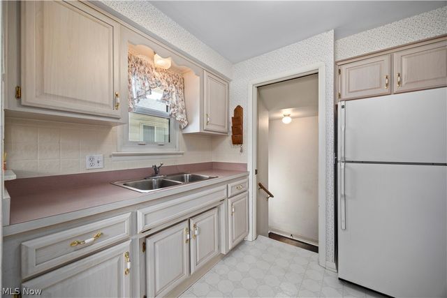 3331 Stanfield Drive, Parma, OH 44134