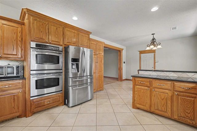 1609 NW 36th St, Lawton, OK 73505