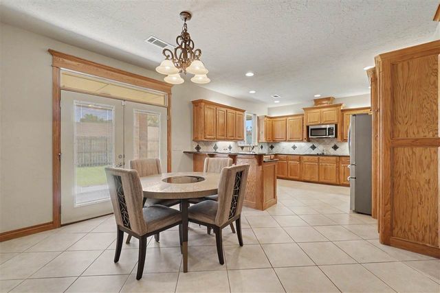 1609 NW 36th St, Lawton, OK 73505