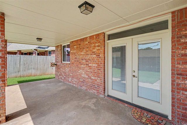 1609 NW 36th St, Lawton, OK 73505