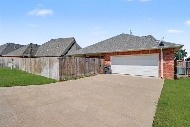 1609 NW 36th St, Lawton, OK 73505