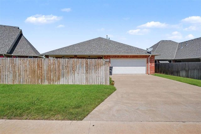 1609 NW 36th St, Lawton, OK 73505