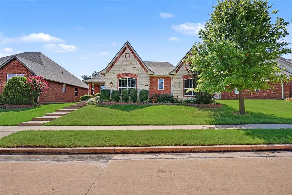 1609 NW 36th St, Lawton, OK 73505