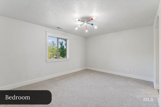 1674 S Water Leaf Ave, Eagle, ID 83616