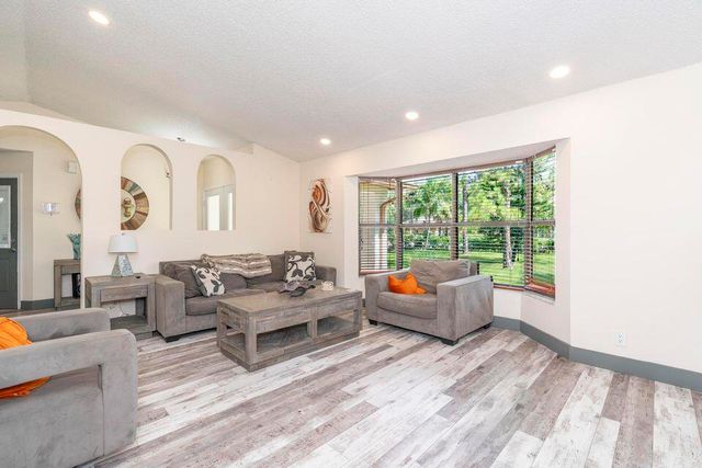 15211 60th Place N, Loxahatchee, FL 33470