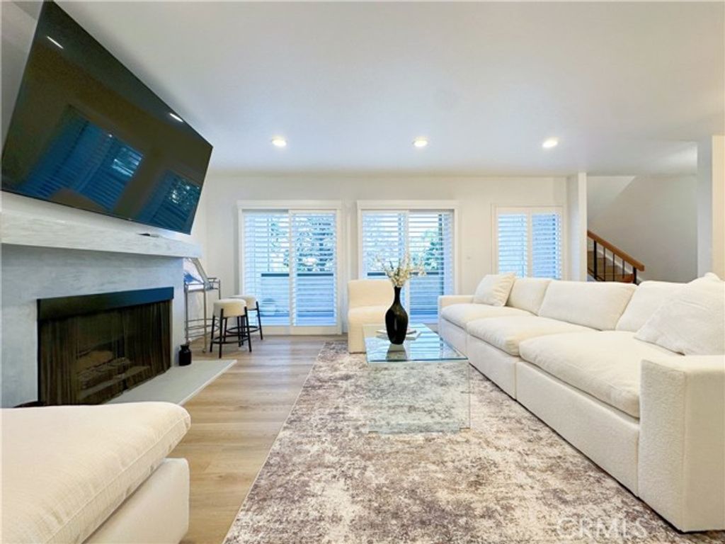 5255 Coldwater Canyon D, Sherman Oaks, CA 91401