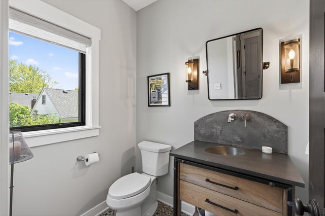 1207 James Avenue, Saint Paul, MN 55105