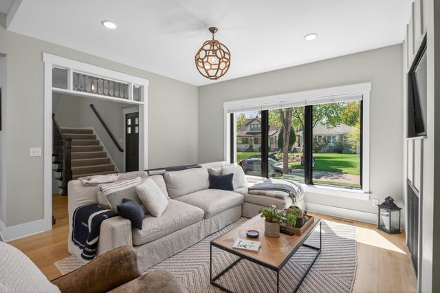 1207 James Avenue, Saint Paul, MN 55105