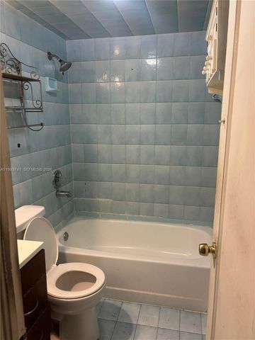 1733 NW 40th St, Miami, FL 33142