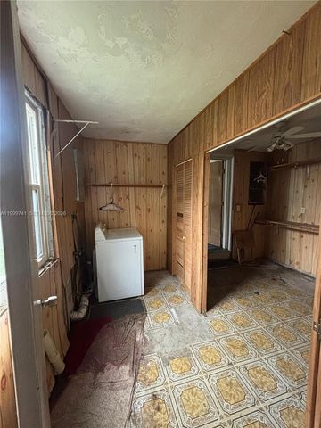 1733 NW 40th St, Miami, FL 33142