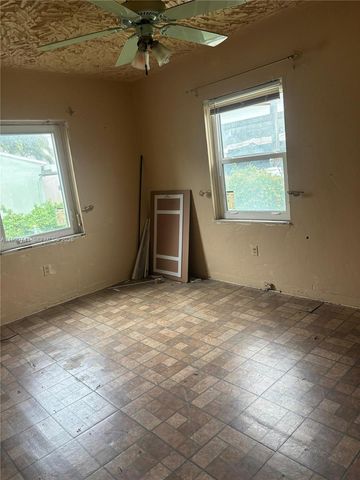 1733 NW 40th St, Miami, FL 33142