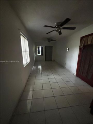 1733 NW 40th St, Miami, FL 33142