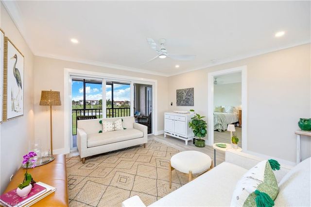 29 High Point CIR E 403, Naples, FL 34103