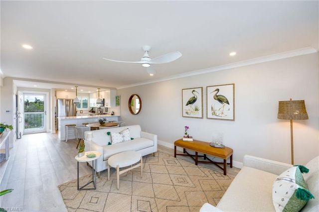 29 High Point CIR E 403, Naples, FL 34103