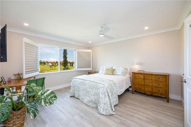 29 High Point CIR E 403, Naples, FL 34103