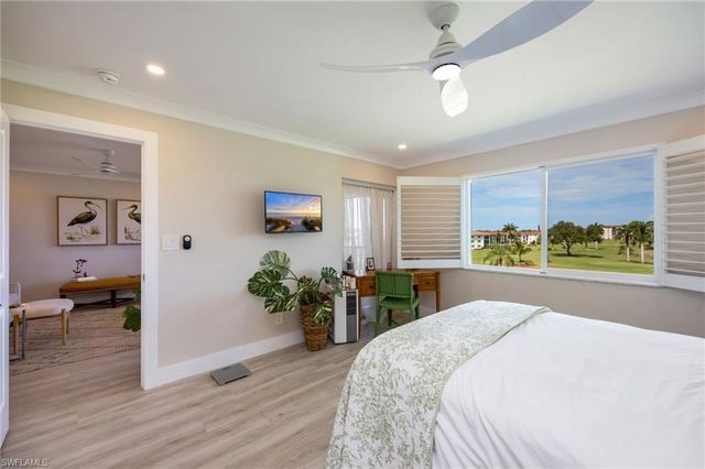 29 High Point CIR E 403, Naples, FL 34103