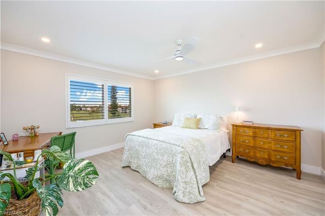 29 High Point CIR E 403, Naples, FL 34103