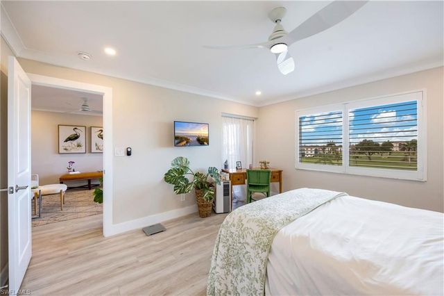 29 High Point CIR E 403, Naples, FL 34103