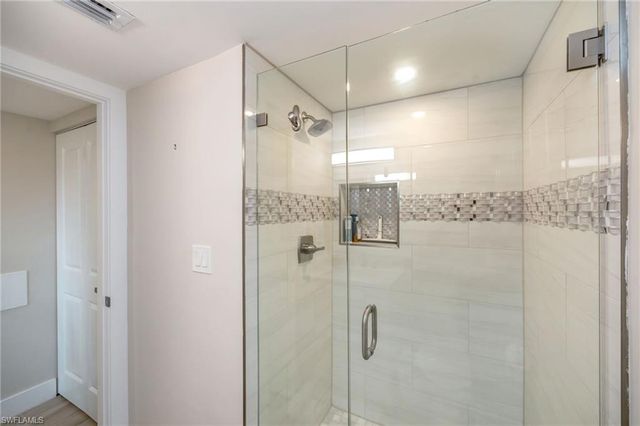 29 High Point CIR E 403, Naples, FL 34103