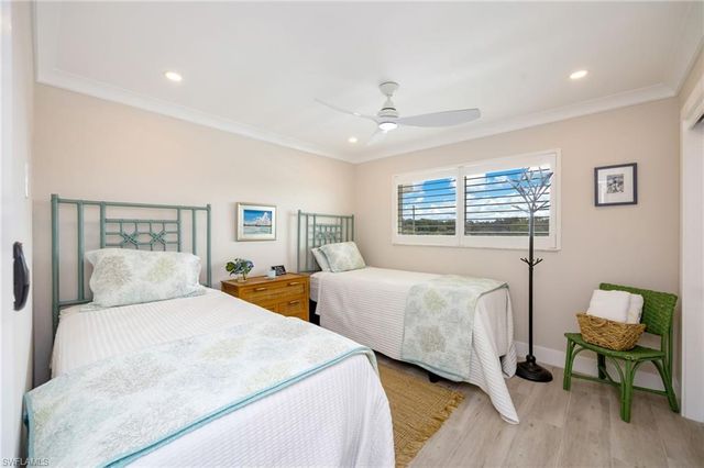 29 High Point CIR E 403, Naples, FL 34103