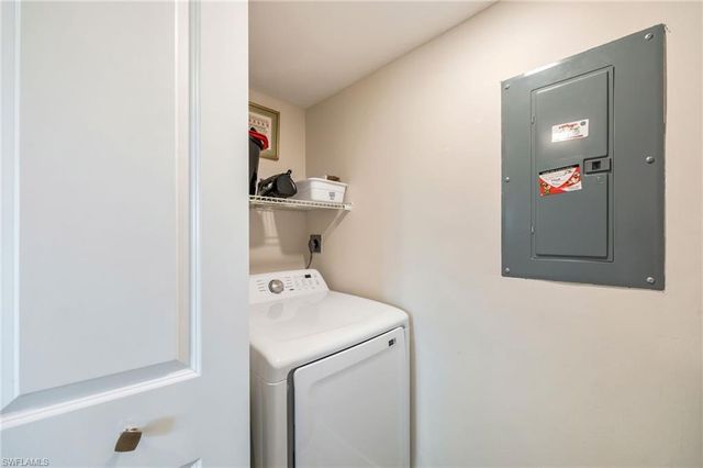 29 High Point CIR E 403, Naples, FL 34103