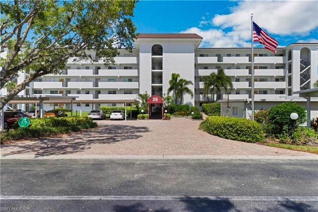 29 High Point CIR E 403, Naples, FL 34103