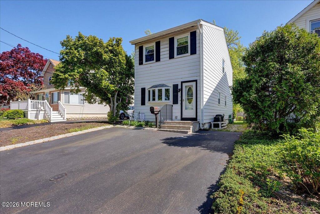945 N Concourse, Aberdeen, NJ 07735