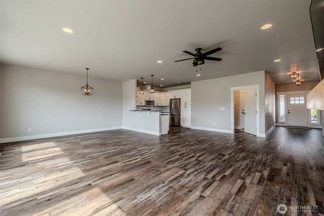 232 Solomon Loop NW, East Wenatchee, WA 98802