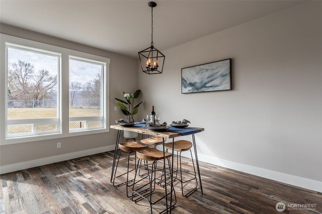 232 Solomon Loop NW, East Wenatchee, WA 98802