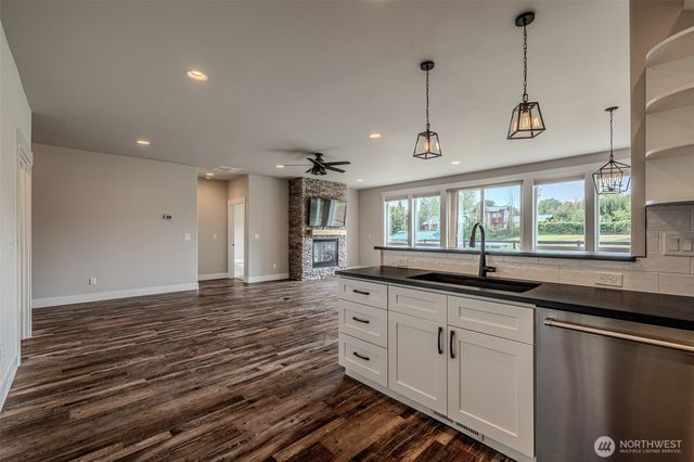 232 Solomon Loop NW, East Wenatchee, WA 98802