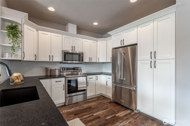 232 Solomon Loop NW, East Wenatchee, WA 98802