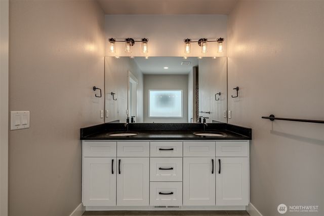 232 Solomon Loop NW, East Wenatchee, WA 98802