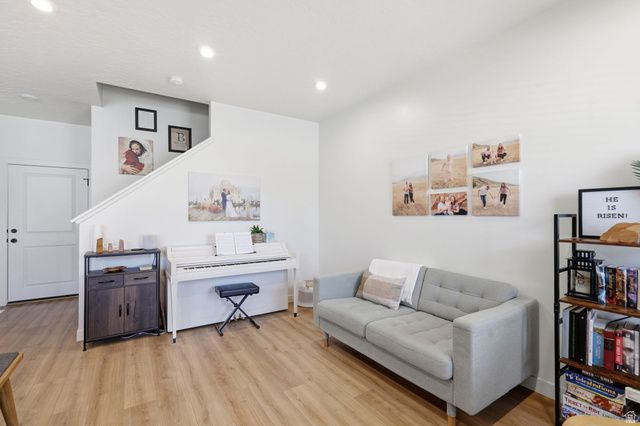 9387 N VERNHAM LN, Eagle Mountain, UT 84005