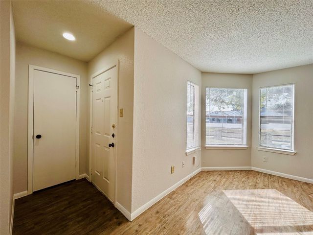 8913 SCHICK RD B, Austin, TX 78729