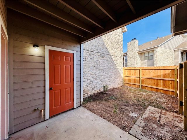 8913 SCHICK RD B, Austin, TX 78729