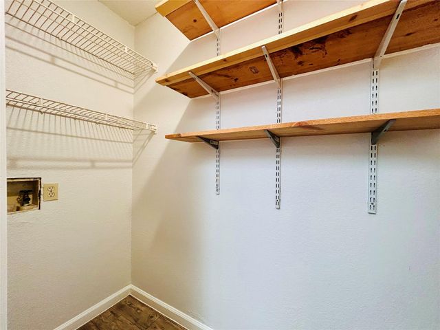 8913 SCHICK RD B, Austin, TX 78729