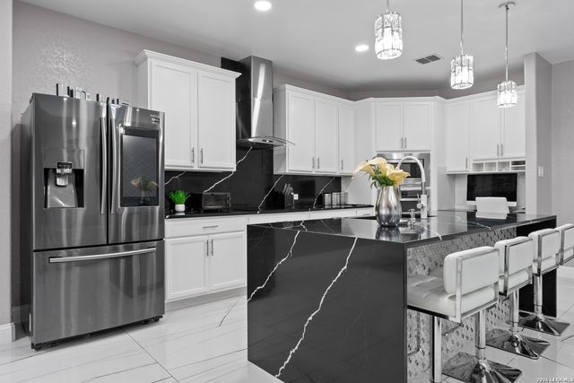 5022 THYMUS DR, San Antonio, TX 78245
