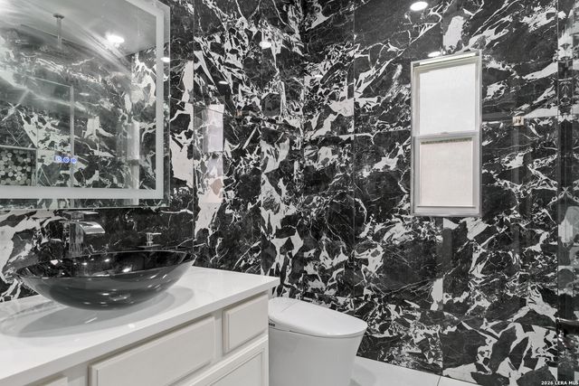 5022 THYMUS DR, San Antonio, TX 78245